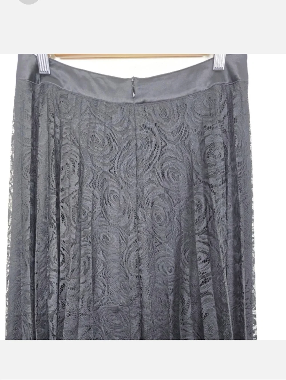 Vintage Escada Pleated Lace Skirt Scalloped Hem US 6 Black